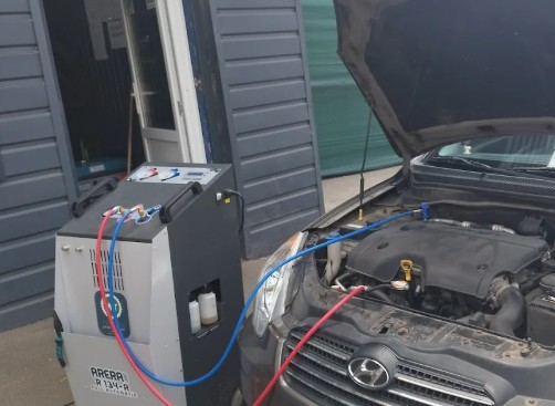 Заправка кондиціонера у автомобія фреоном на Березняках